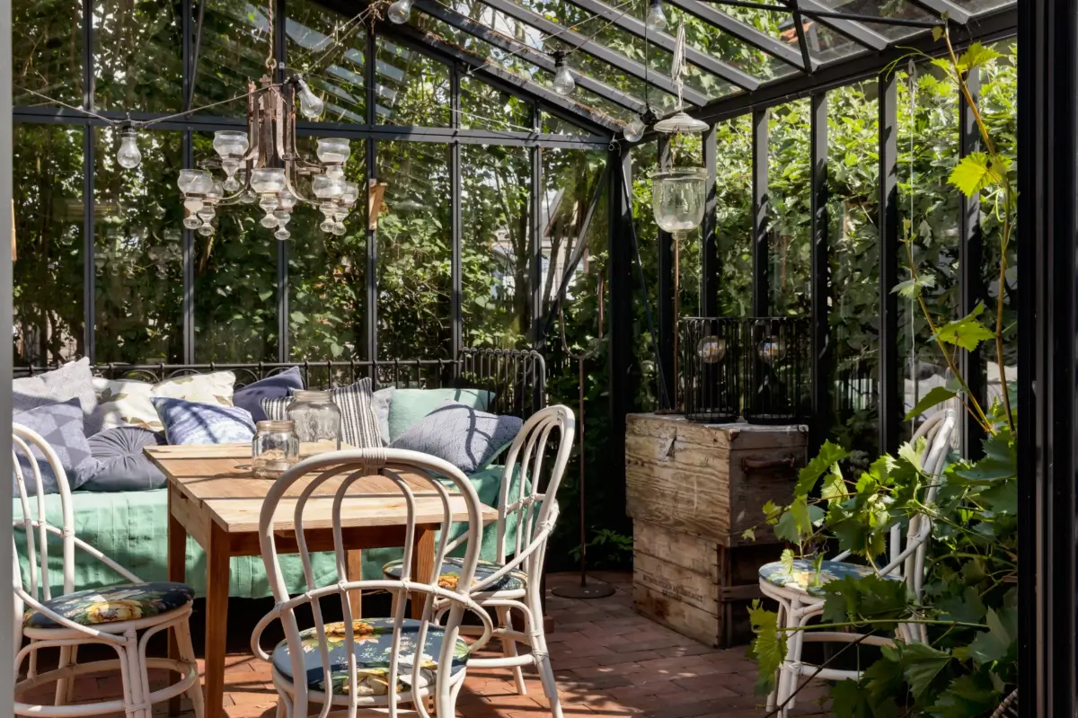 A Renovated 1920s Villa with a Spectacular Garden 44 garden glass house