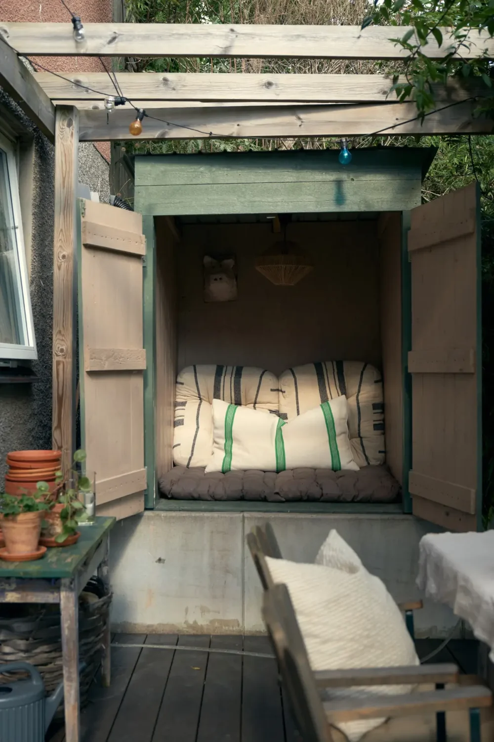 Industrial Elements in a 1960s Duplex Apartment in Stockholm 47 garden snug