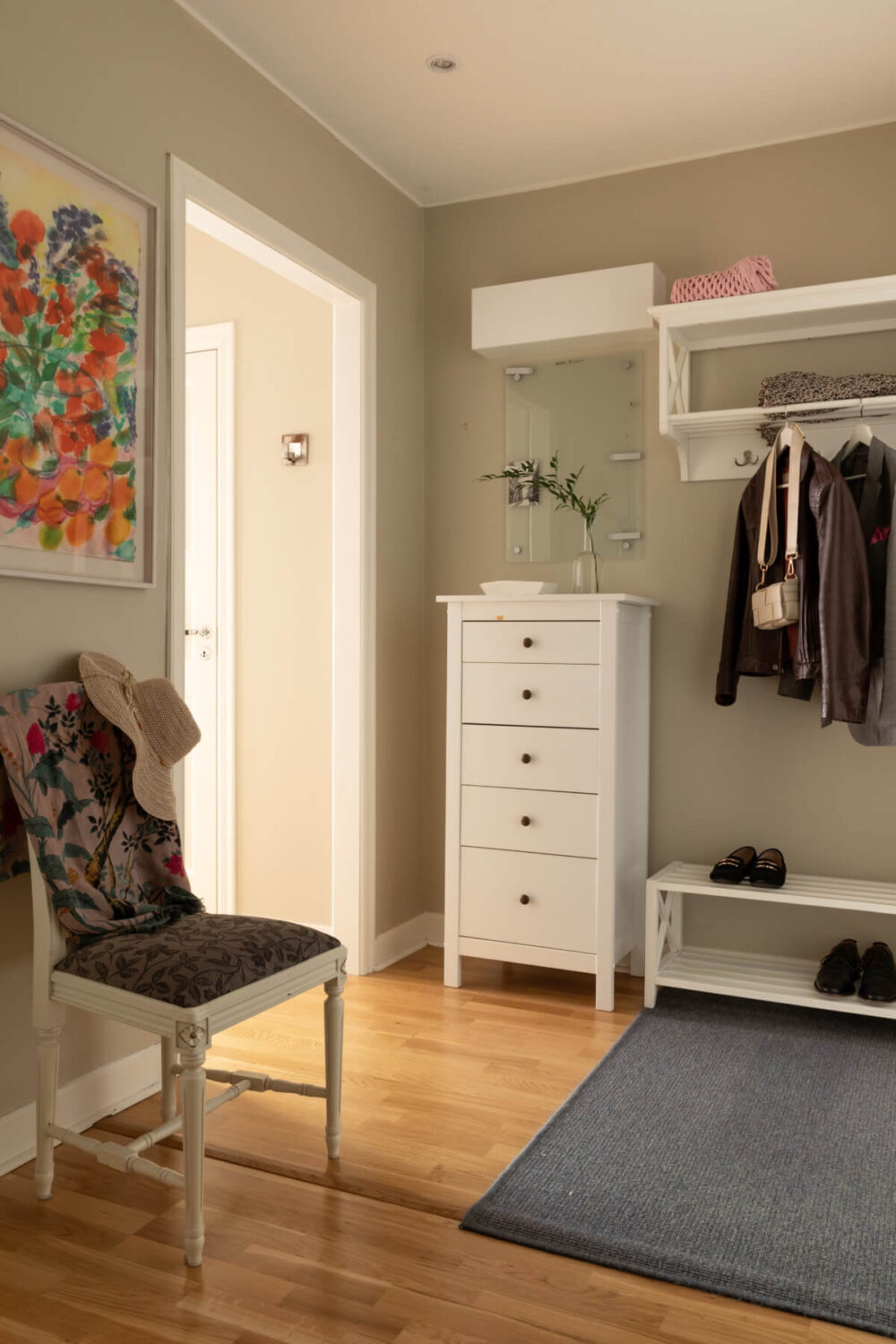 A 1930s Stockholm Apartment With Views of a Lush Garden 18 hall A 1930s Stockholm Apartment With Views of a Lush Garden