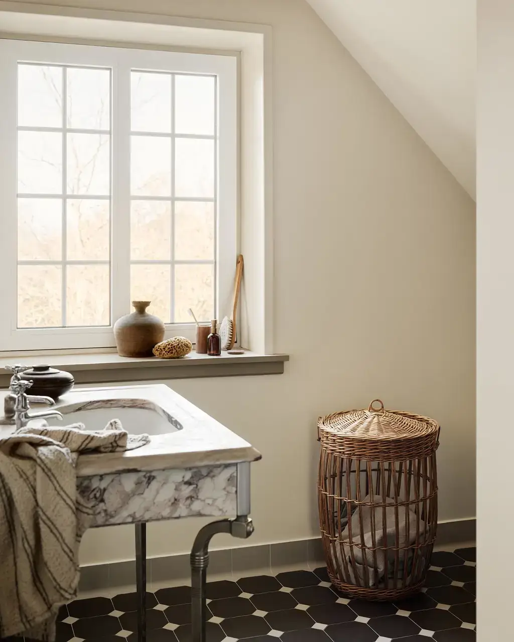 Jotun Lady Color Palette 2026: Soulful Spaces 33 jotun-bathroom-12079-gleam-1624-skylight-10963-golden-bronze-nordroom