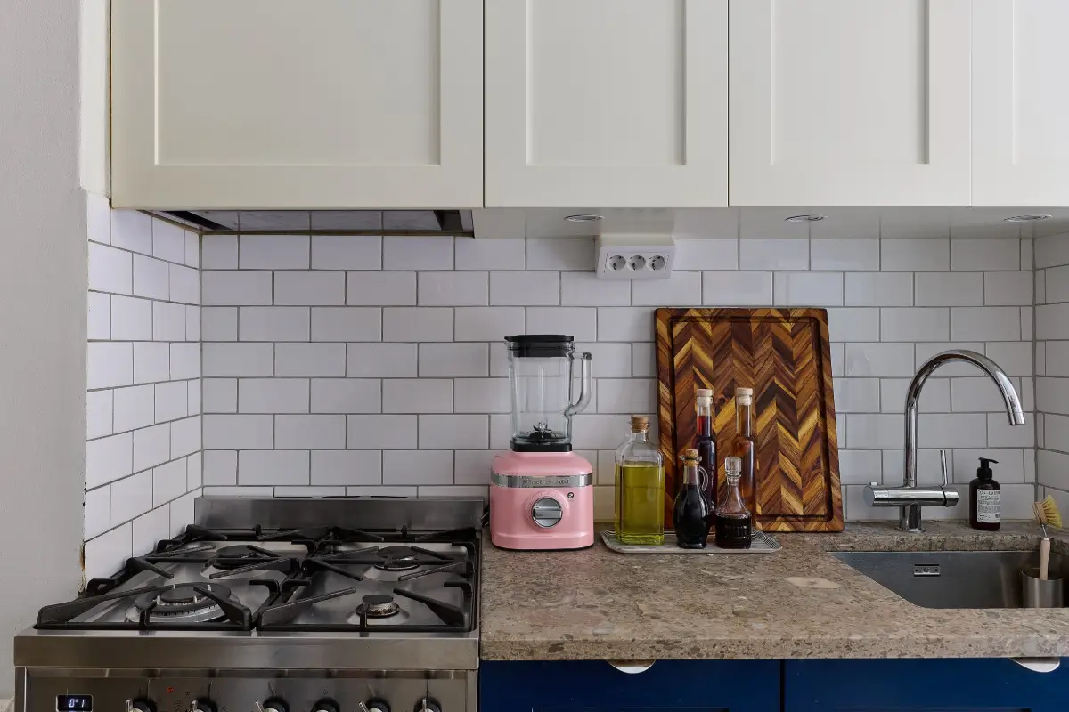 A Colorful Stockholm Apartment with a Large Terrace 9 kitchen detail