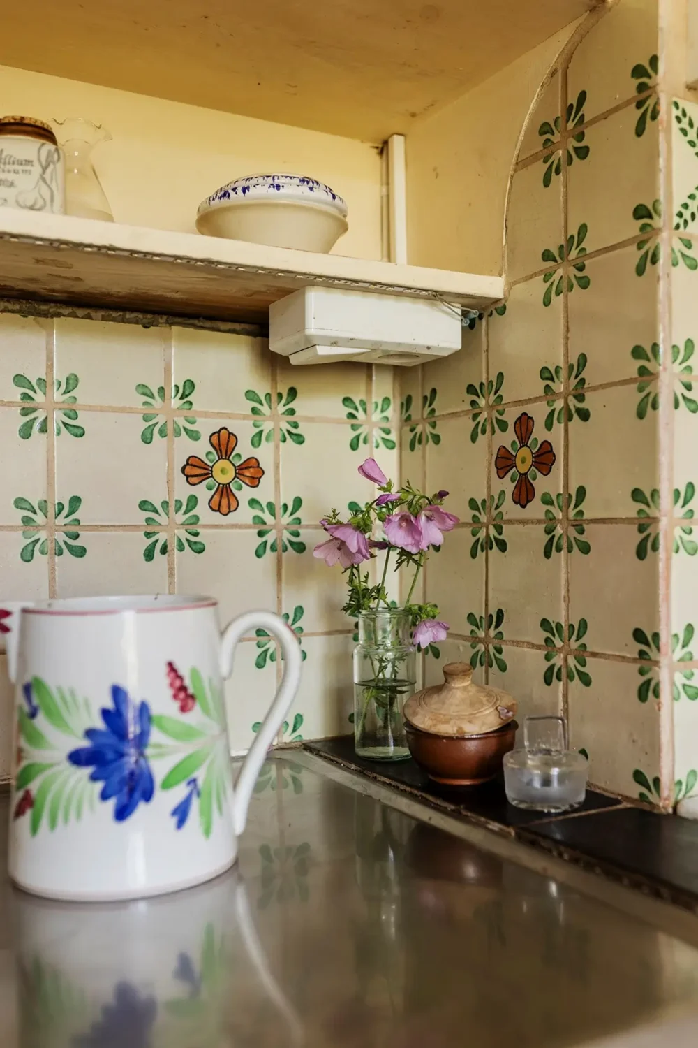 A Historic Lakeside Summer House in the Stockholm Archipelago 13 kitchen tiles