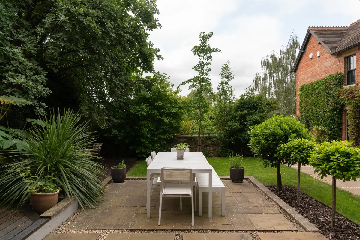 Contemporary Open-Plan Living Spaces in an English Victorian House 33 landscaped garden dining table