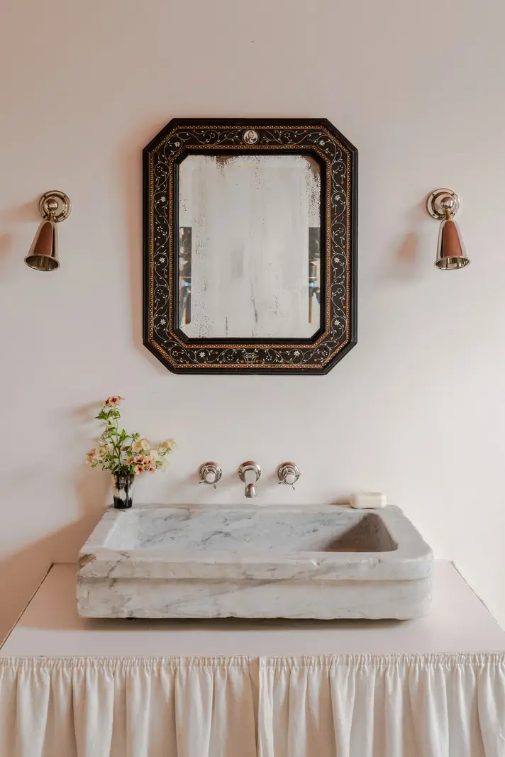 A Bright Late Victorian Townhouse in London 18 marble sink
