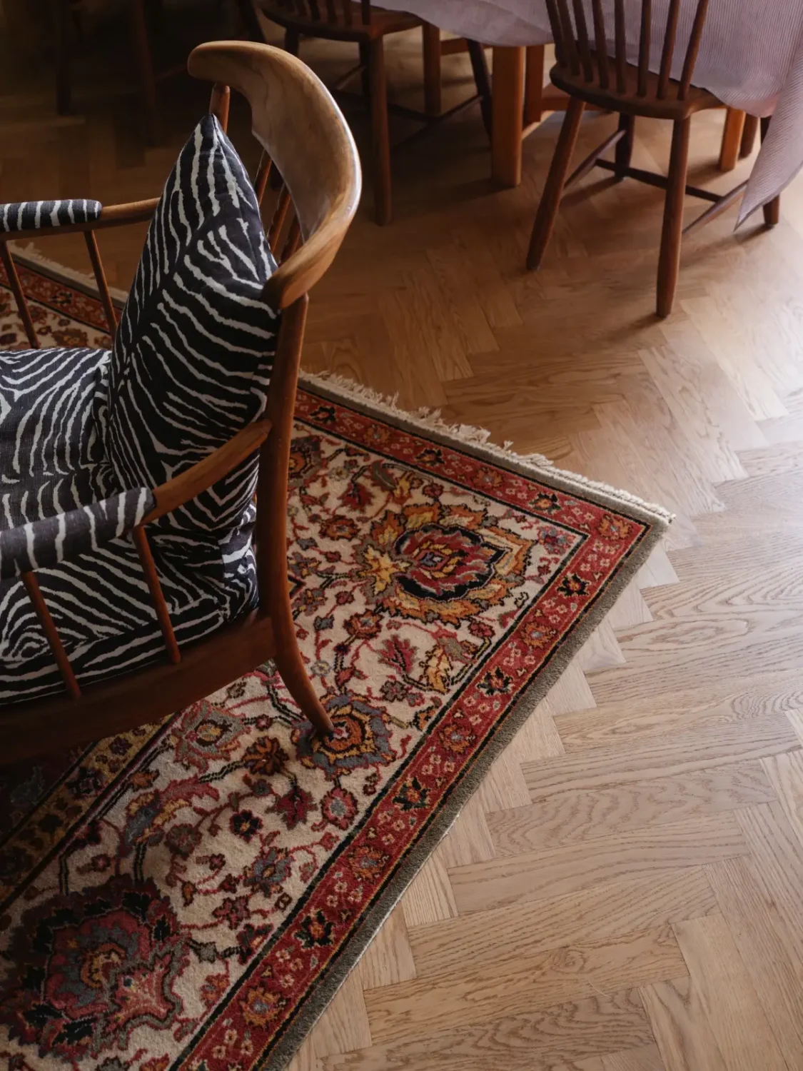 A Classic Late 19th Century Apartment with Magnificent Views of Stockholm 4 parquet herringbone floor