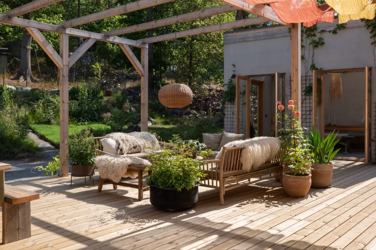 A Modern Wooden Cottage with Sea Views Close to Stockholm 27 pergola lounge furniture seaside home sweden