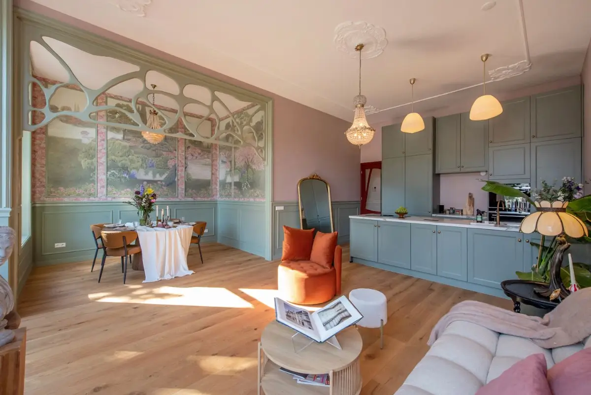 Art Nouveau Elegance Meets Modern Living in a Pink & Green Apartment 2 pink and green living room ceiling ornaments
