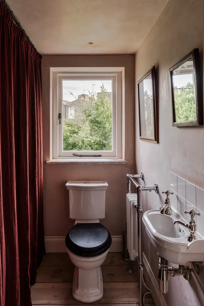 A Bright Late Victorian Townhouse in London 26 powder room