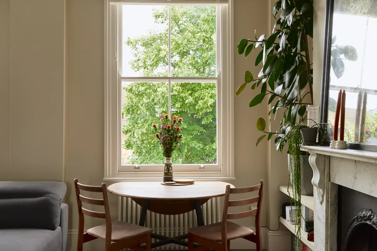 A Classic Victorian Duplex with a Lush, Private Garden in London 5 small dining table