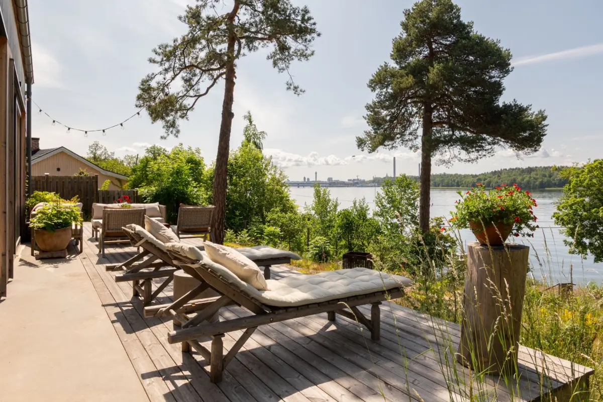 A Modern Wooden Cottage with Sea Views Close to Stockholm 28 sun beds