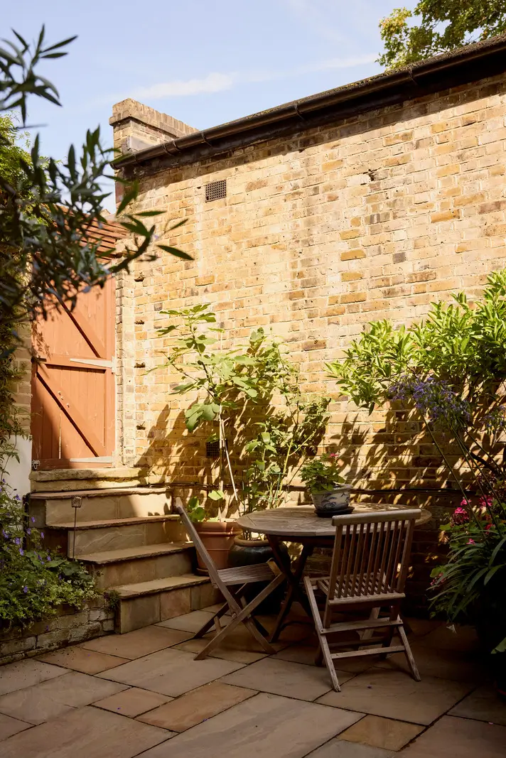 Pastel Hues in a Two-Bedroom Garden Apartment in West Kensington 20 walled garden