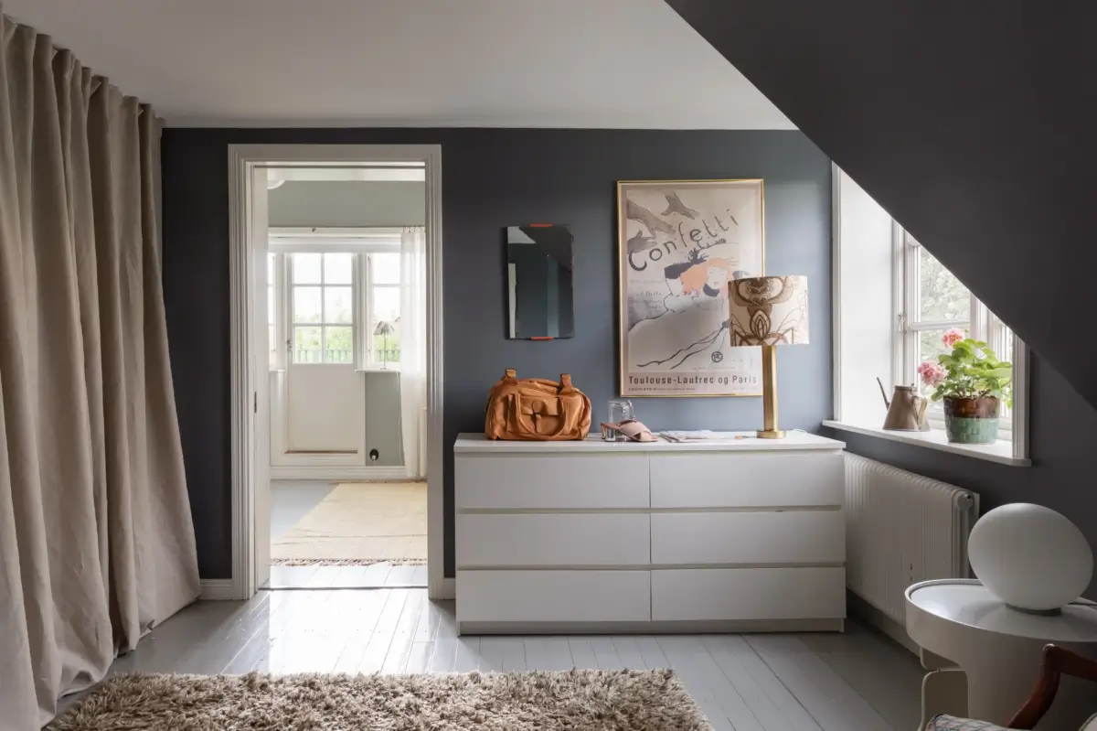 A Renovated 1920s Villa with a Spectacular Garden 30 wardrobe room