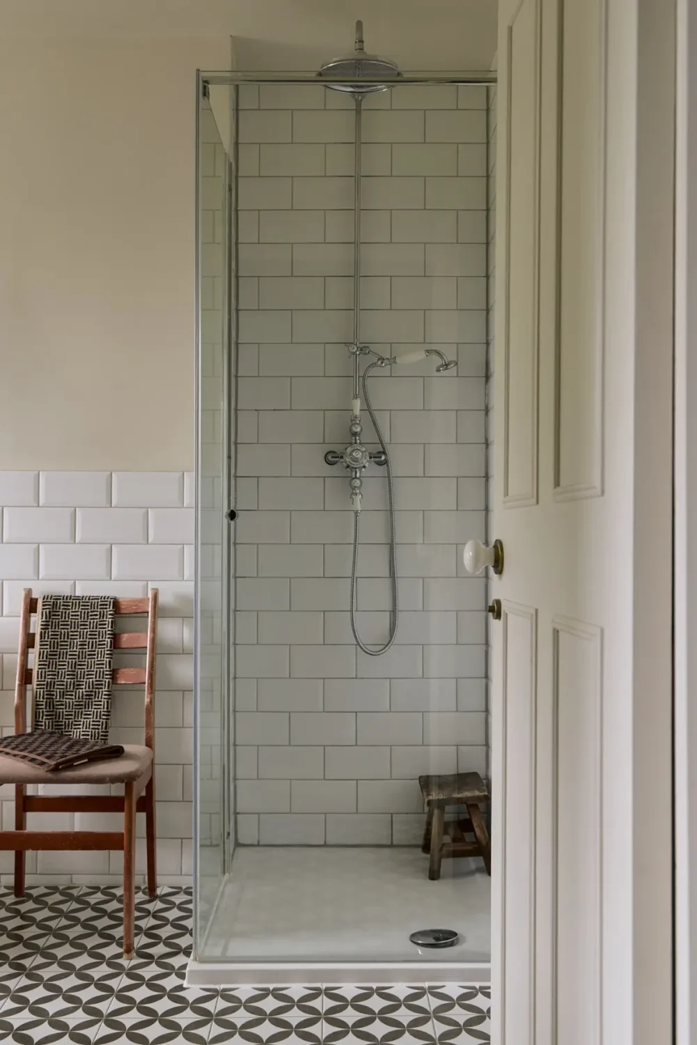 A Classic Victorian Duplex with a Lush, Private Garden in London 29 white tiled shower