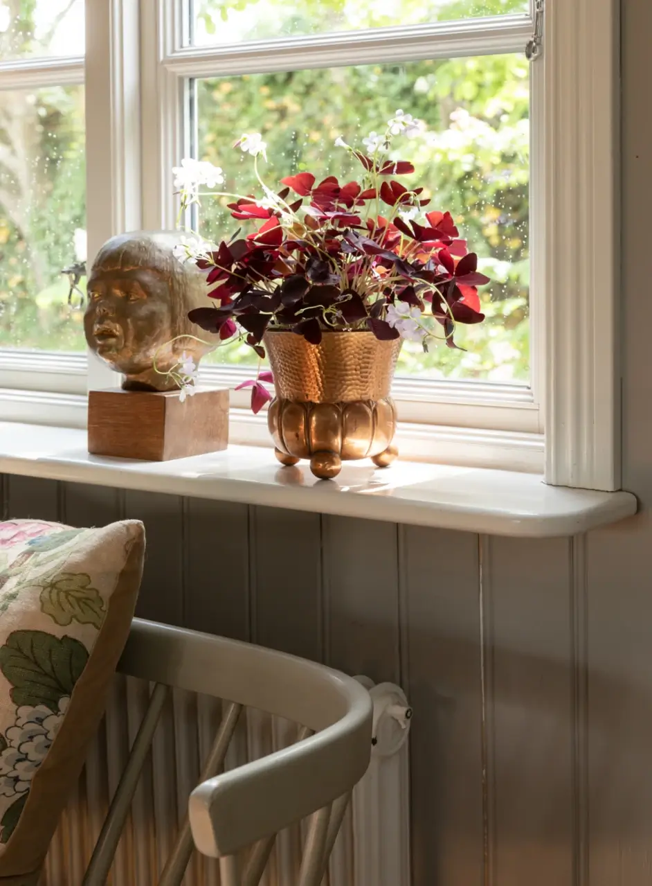 A Renovated 1920s Villa with a Spectacular Garden 10 window detail