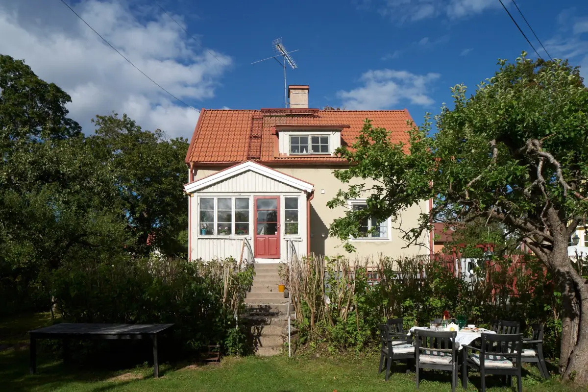 A Well-Preserved 1920s House with a Green Kitchen in Stockholm 42 1920s swedish house