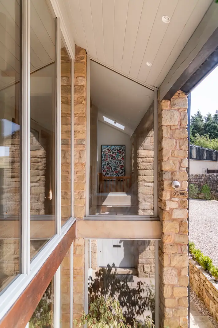 Modern Interiors in an Old Dry-Stone Barn in England 24 barnhouse england10