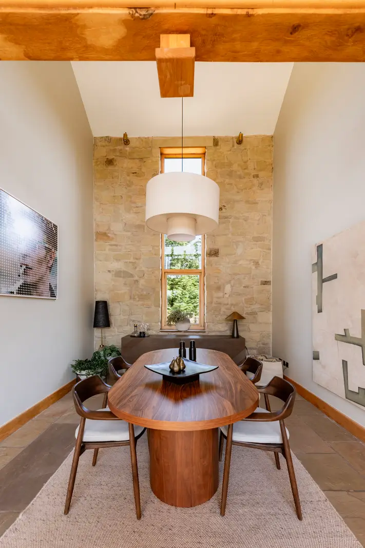 Modern Interiors in an Old Dry-Stone Barn in England 11 barnhouse england19