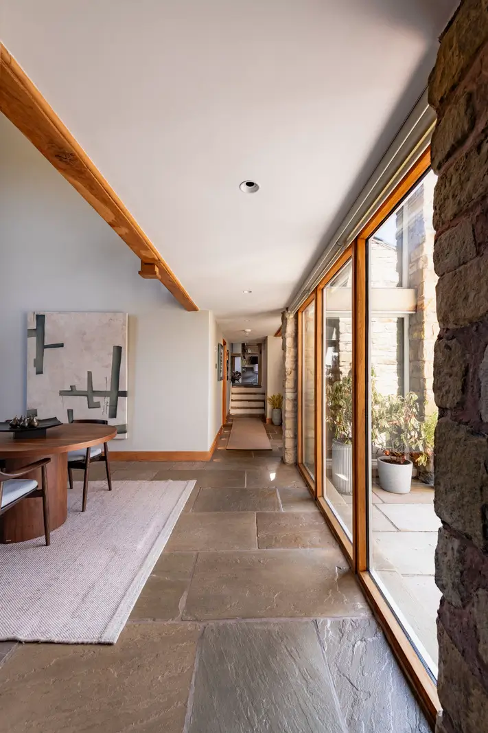 Modern Interiors in an Old Dry-Stone Barn in England 10 barnhouse england20