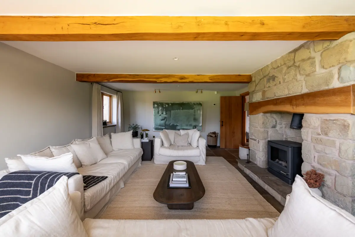 Modern Interiors in an Old Dry-Stone Barn in England 8 barnhouse england21