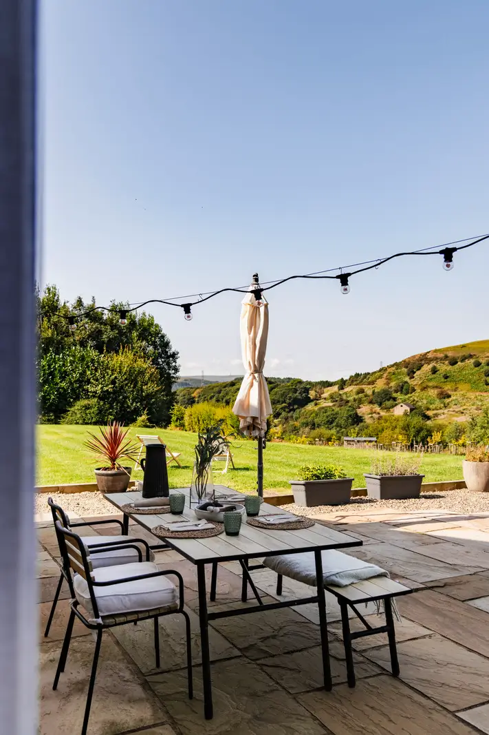 Modern Interiors in an Old Dry-Stone Barn in England 27 barnhouse england22 Modern Interiors in an Old Dry-Stone Barn in England