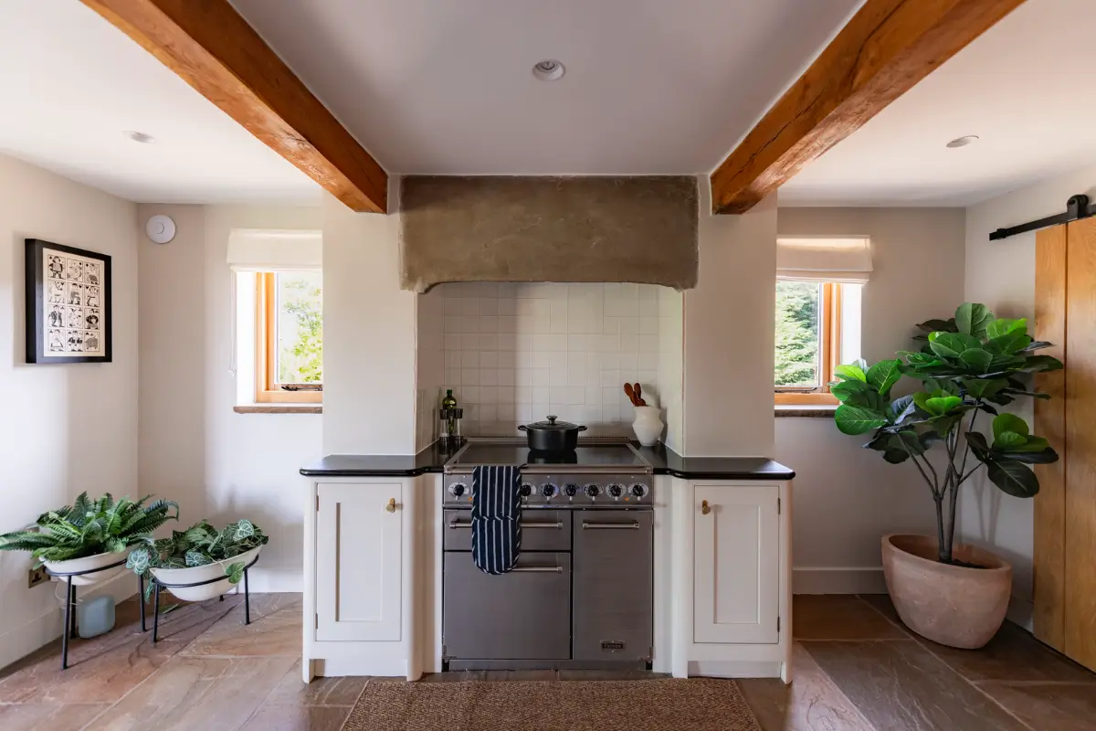 Modern Interiors in an Old Dry-Stone Barn in England 3 barnhouse england25