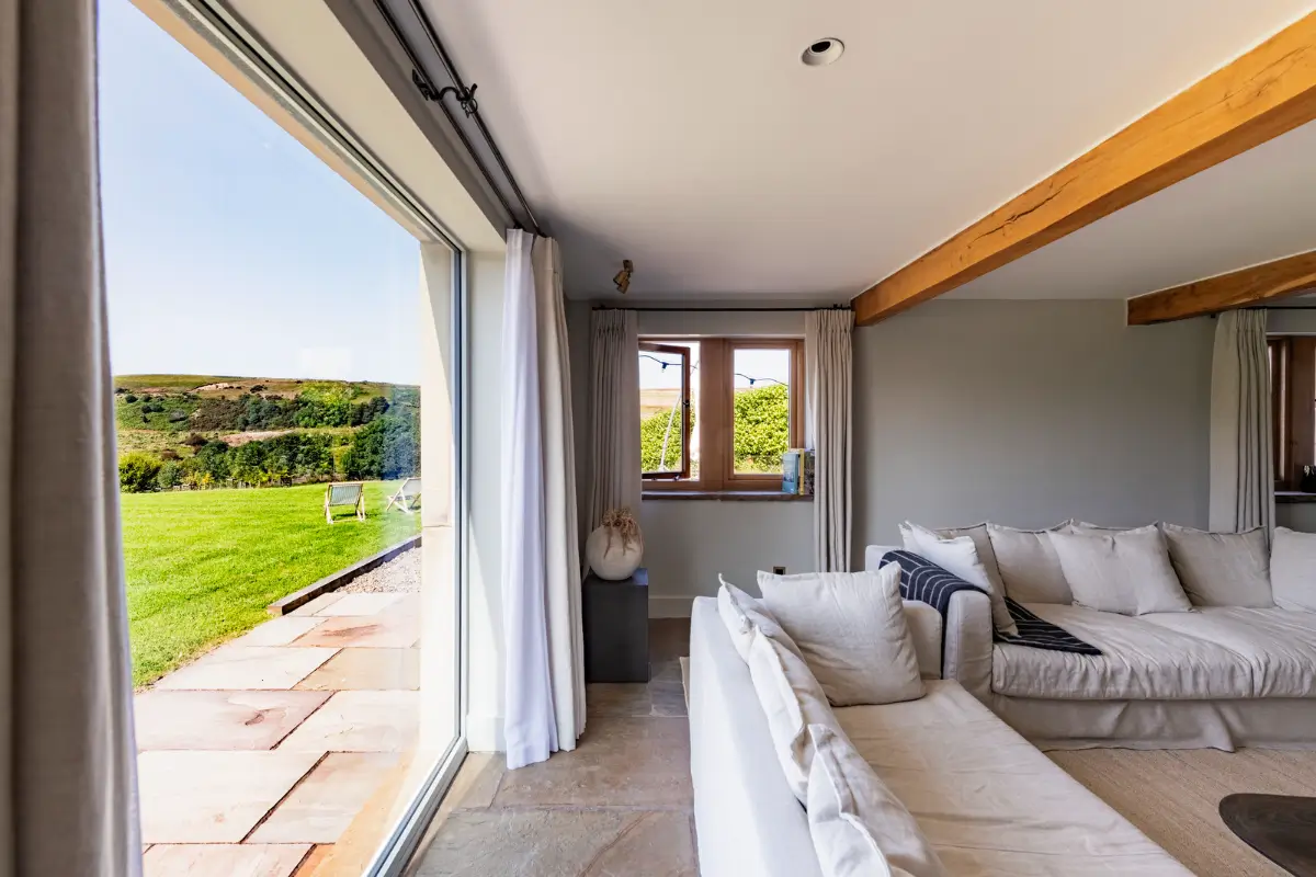 Modern Interiors in an Old Dry-Stone Barn in England 7 barnhouse england29