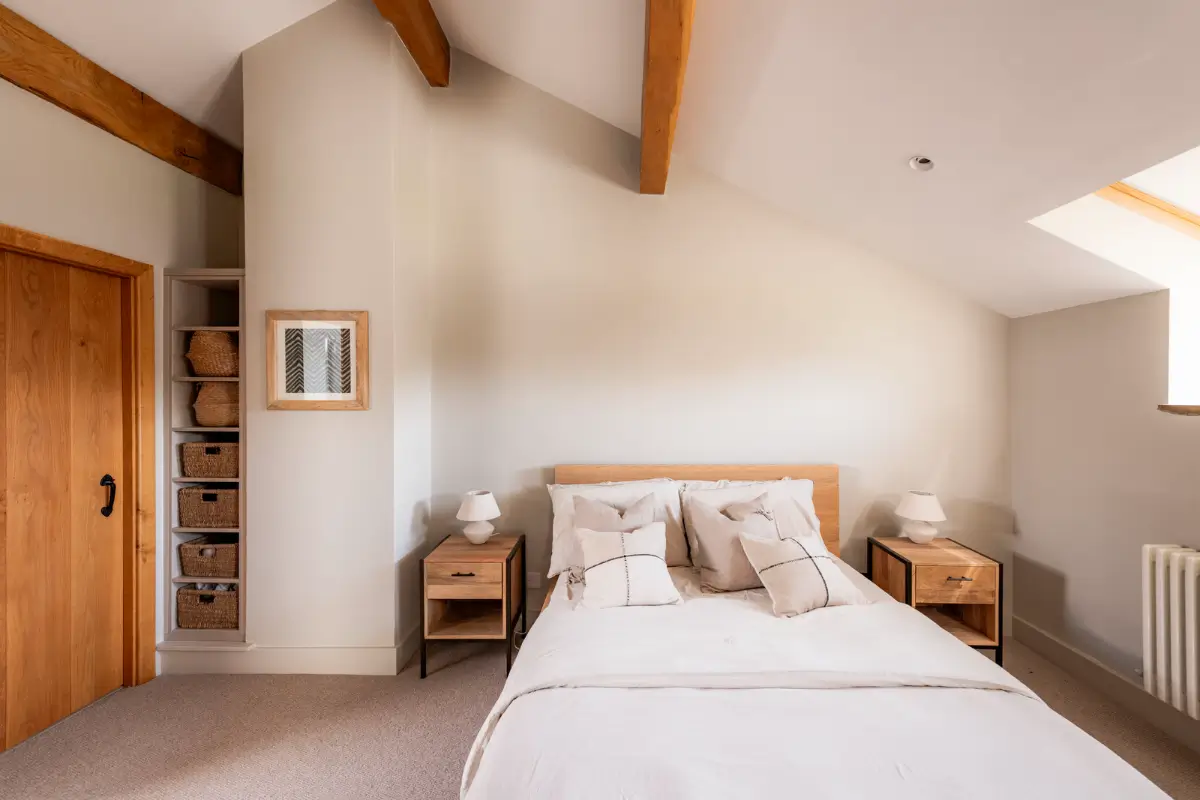 Modern Interiors in an Old Dry-Stone Barn in England 23 barnhouse england5