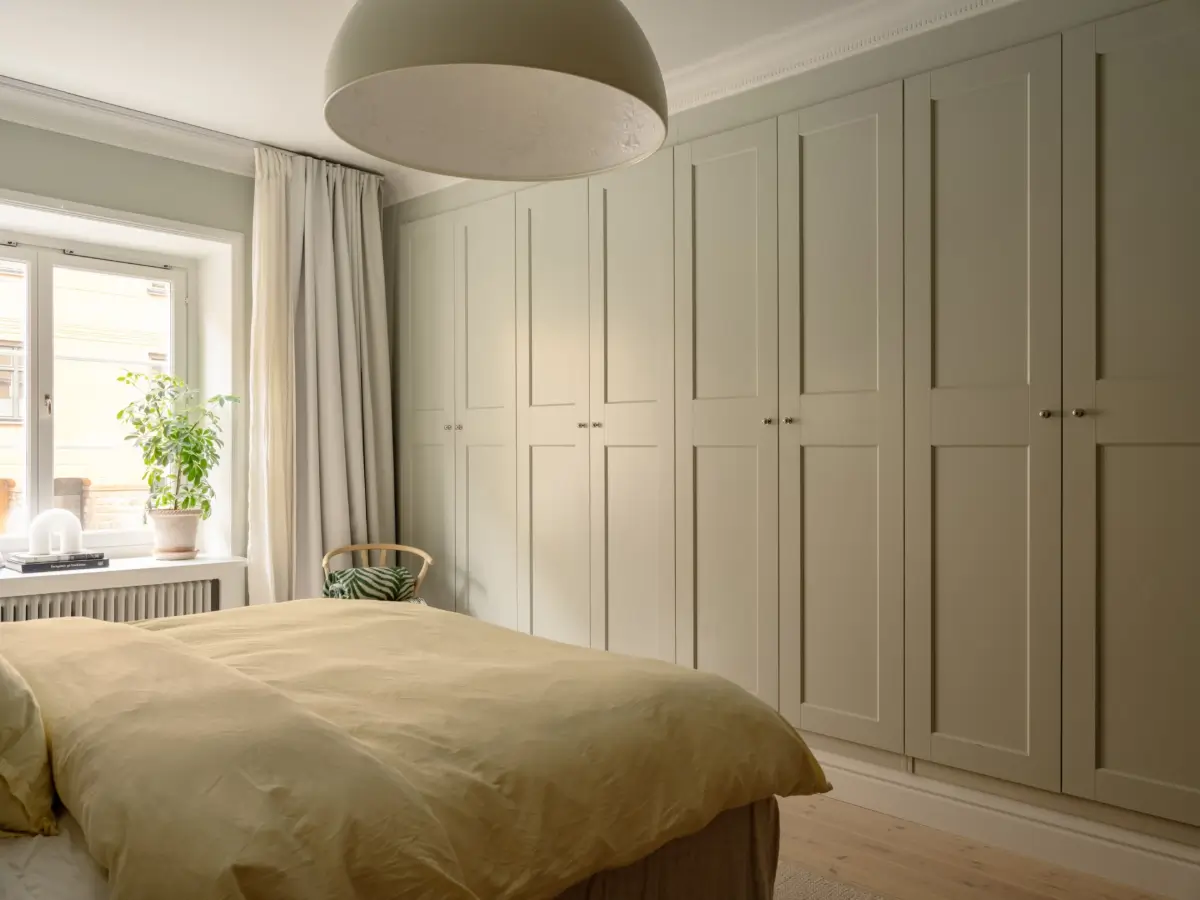 A Light Color Palette and a Charming Private Patio in a Stockholm Apartment 23 c