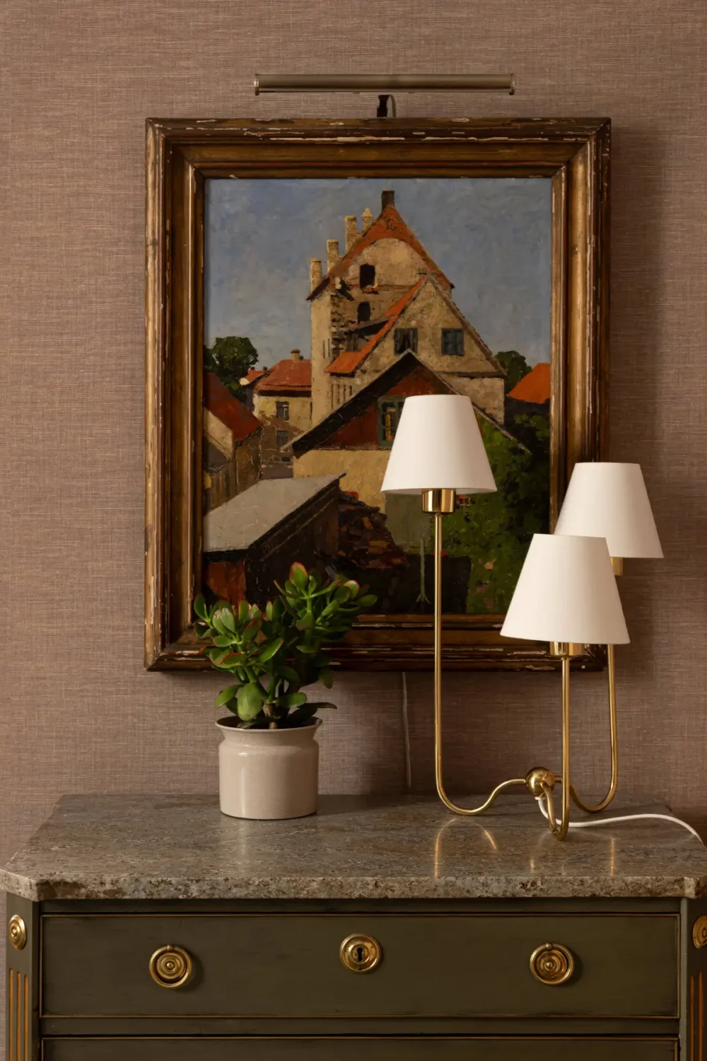 A Luxurious Family Apartment with a Dramatic Black Bathroom 20 bedroom detail