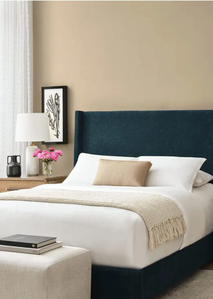 Universal Khaki: Sherwin-Williams’ 2026 Color of the Year Is a Grounded Neutral For the Future 6 bedroom-universal-khaki-sherwin-williams-color-of-the-year-2026-nordroom