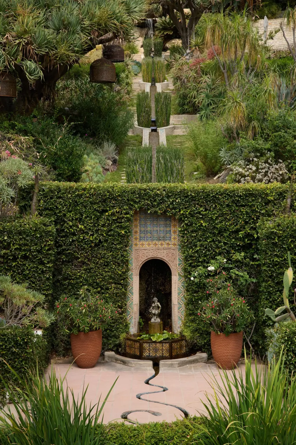 Aaron Paul Lists Spanish-Style Los Feliz Home with a Celebrity History 30 breaking-bad-actor-aaron-paul-spanish-style-los-feliz-home-for-sale