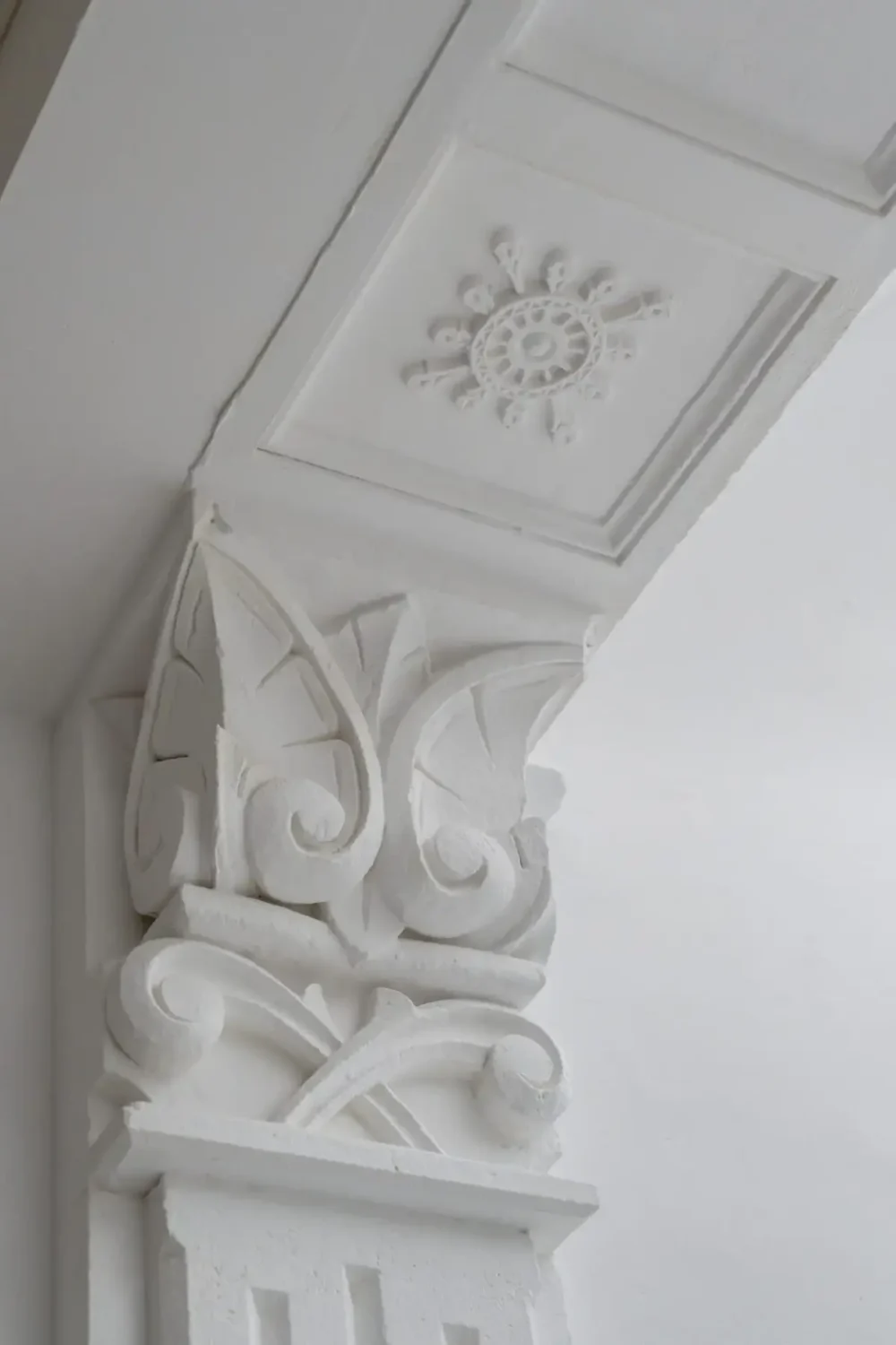 A 19th-Century Mallorcan Townhouse Restored by &TEMPEL 5 ceiling-ornaments