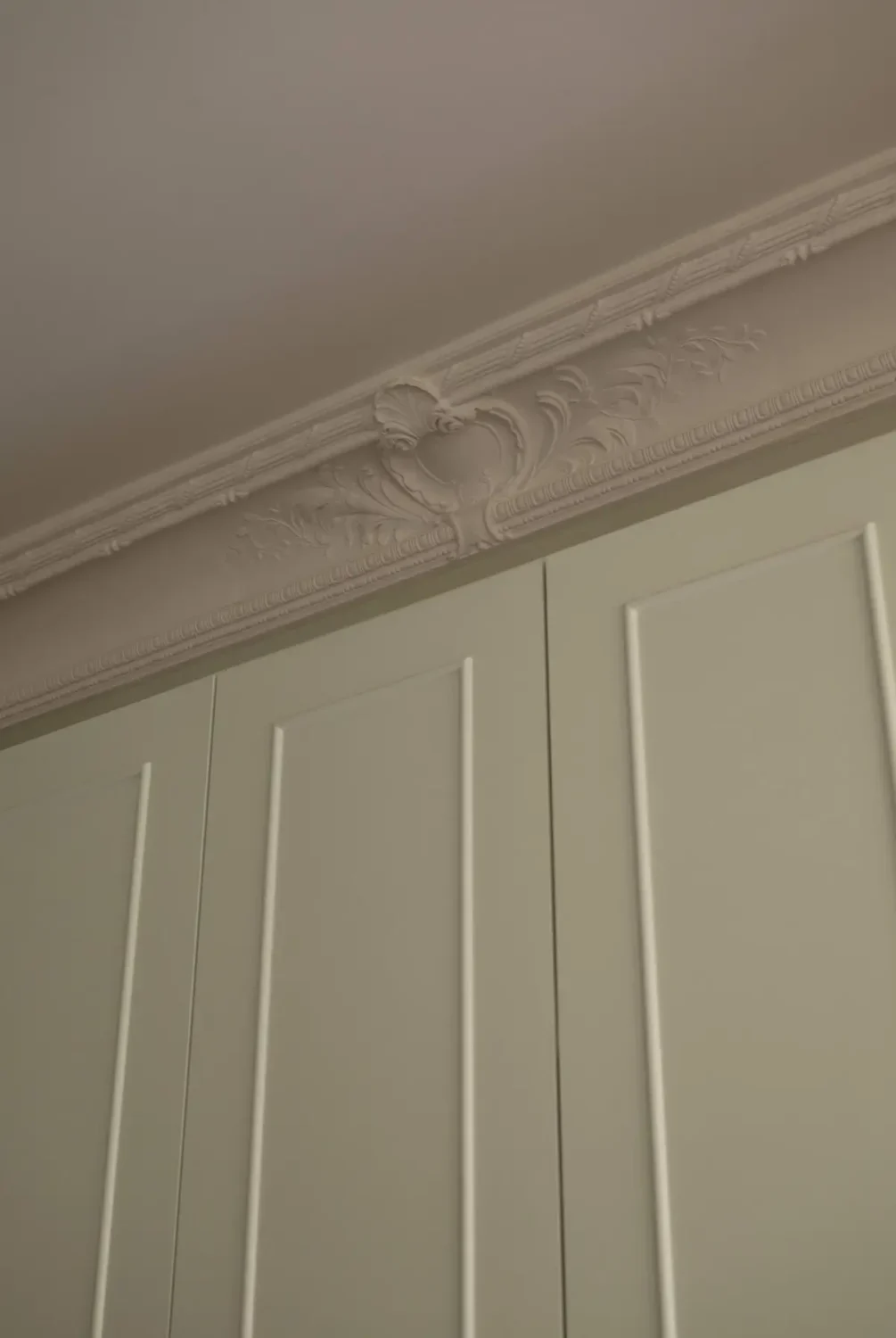 Luxurious Design and Period Features in a Stunning Stockholm Apartment 12 ceiling stucco detail