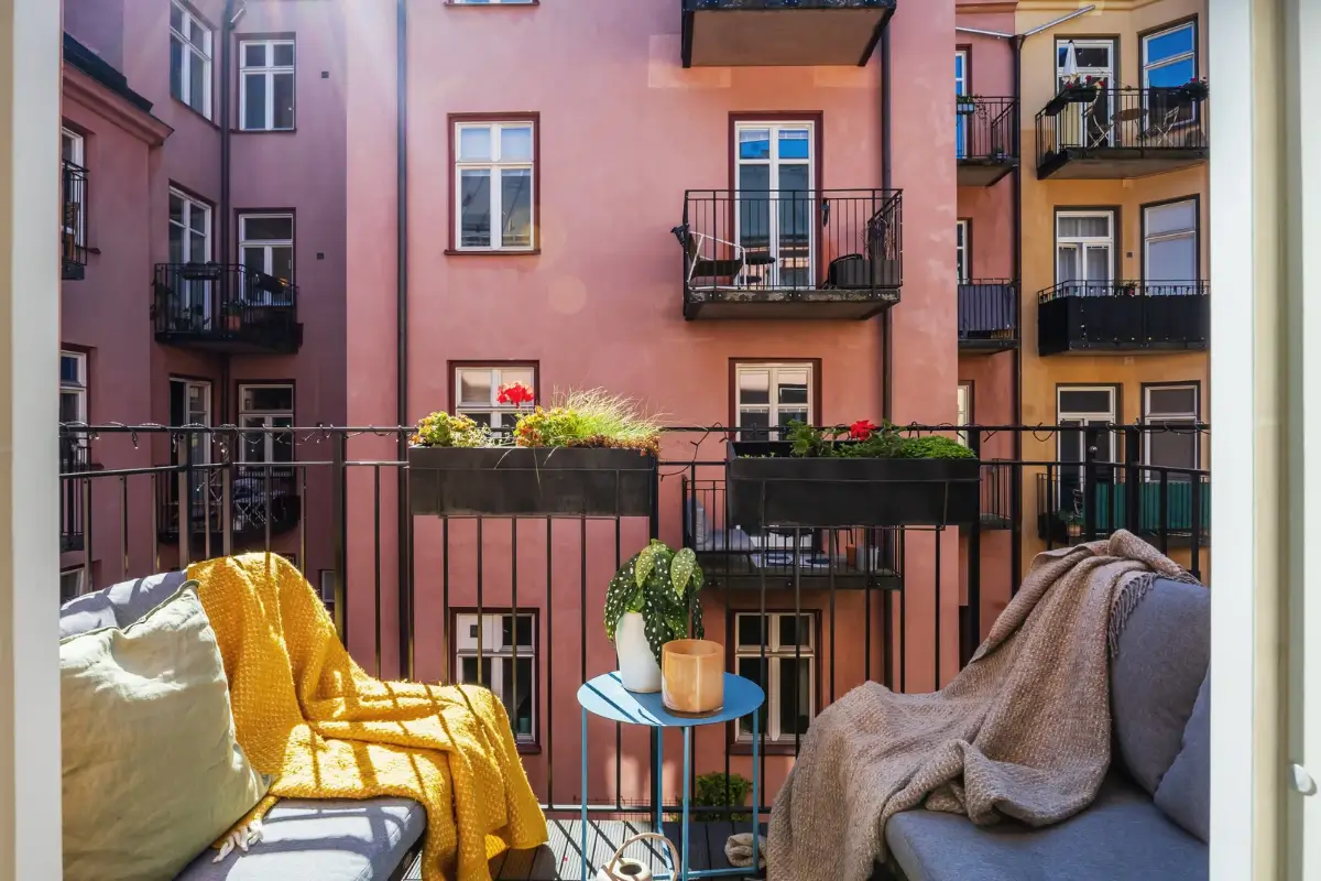 Warm Colors and an Open-Plan Living Space in a Stockholm Apartment 9 courtyard balcony