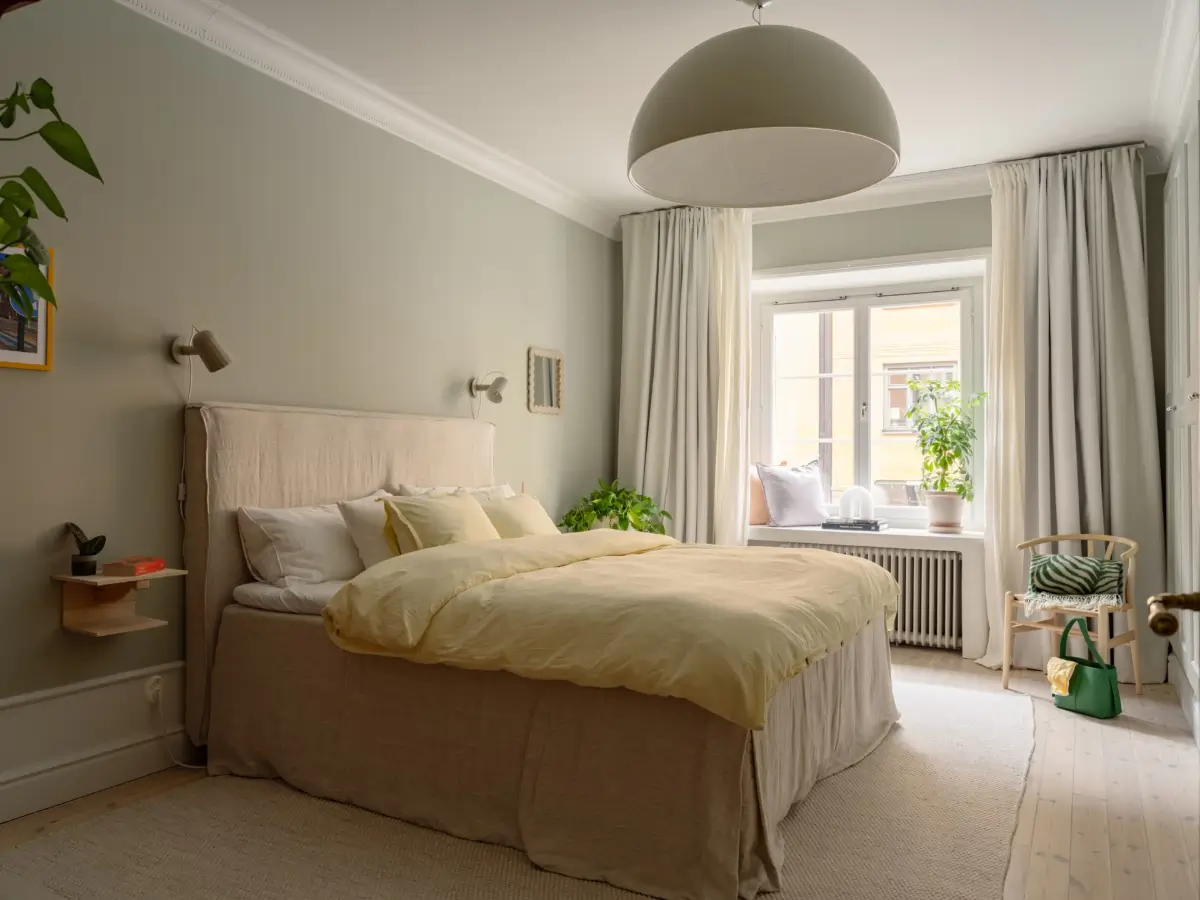 A Light Color Palette and a Charming Private Patio in a Stockholm Apartment 21 c