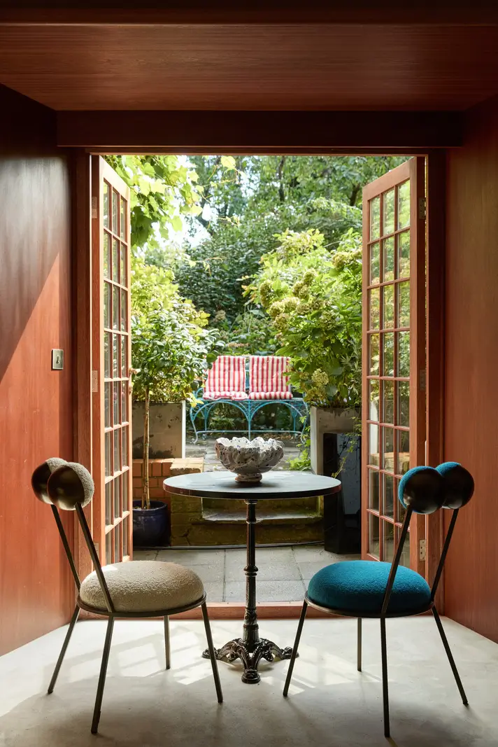 Victorian Grandeur Meets Modern Design in a Camden Square Townhouse 26 guest house table
