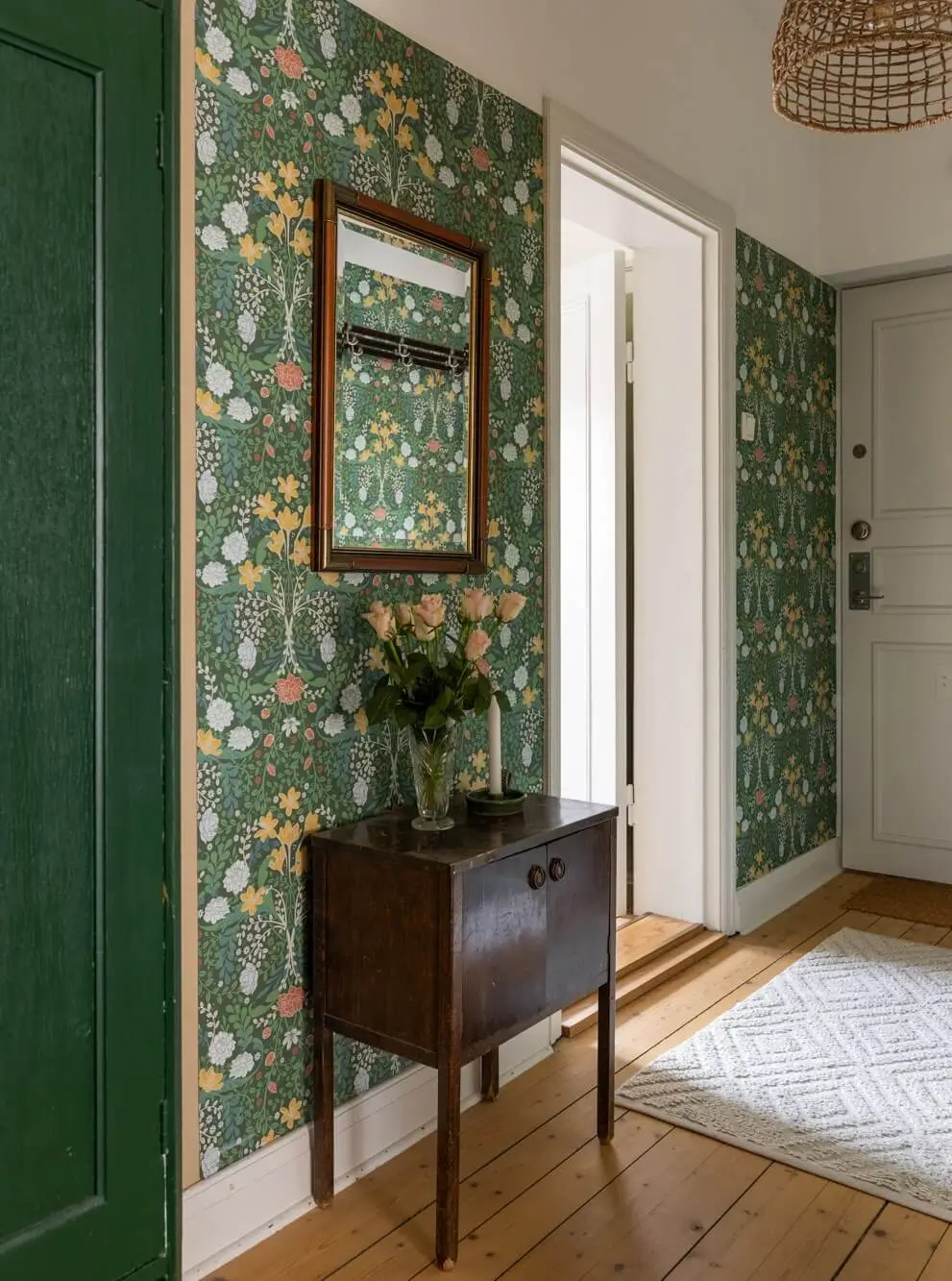 hall green wallpaper