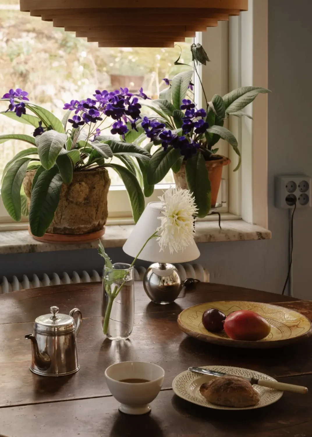 A Pink 1930s Studio Apartment with a Lovely Private Garden 15 kitchen table detail