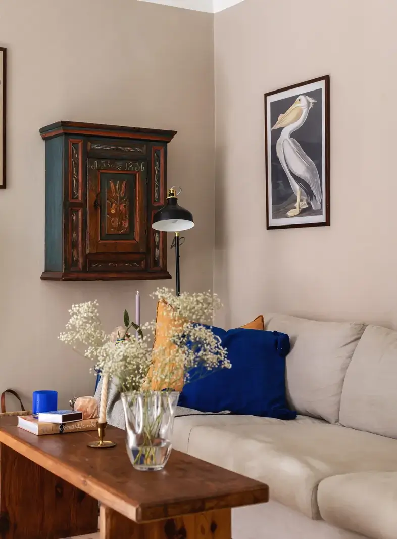 Warm Colors and an Open-Plan Living Space in a Stockholm Apartment 8 living room detail