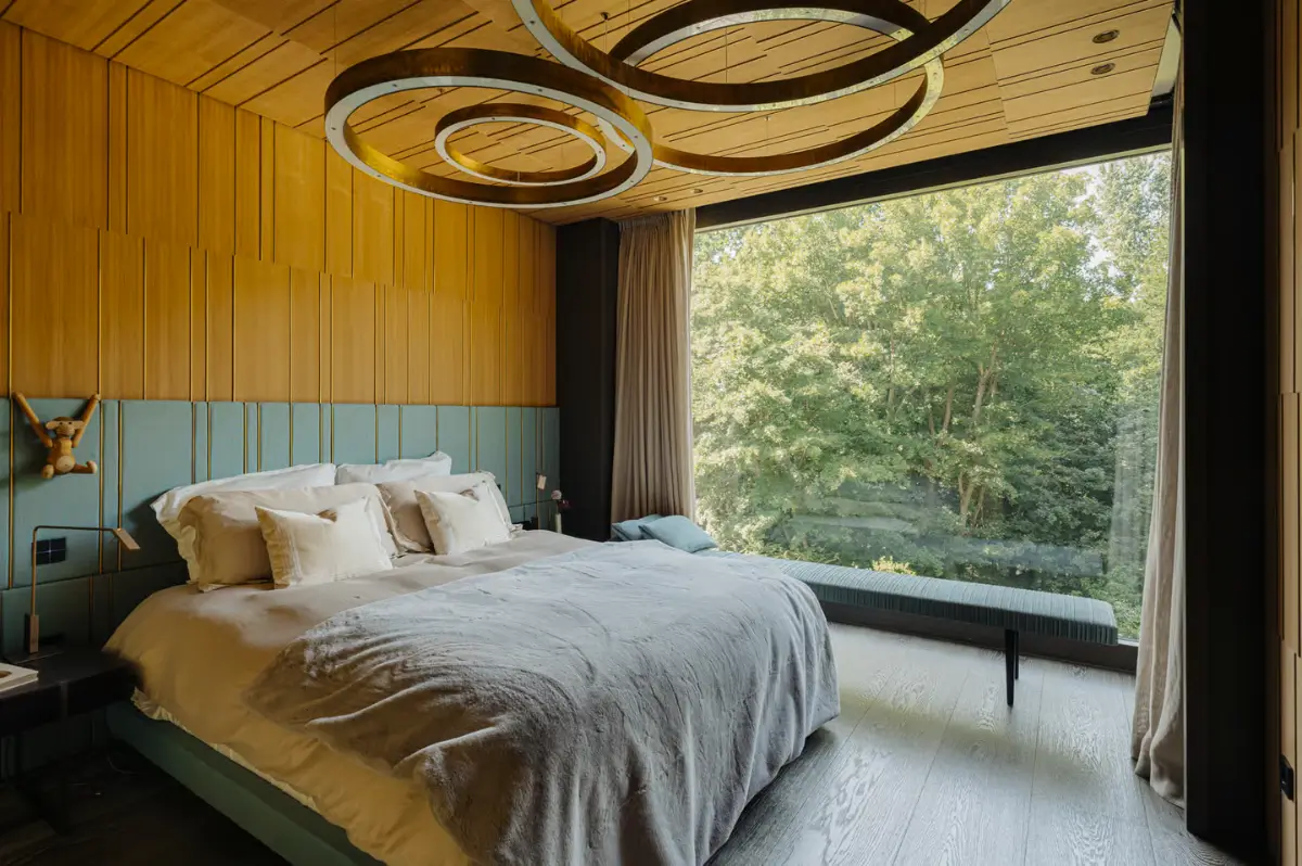 A Luxurious Apartment in an Exclusive Amsterdam Location 11 luxurious-apartment-amsterdam14