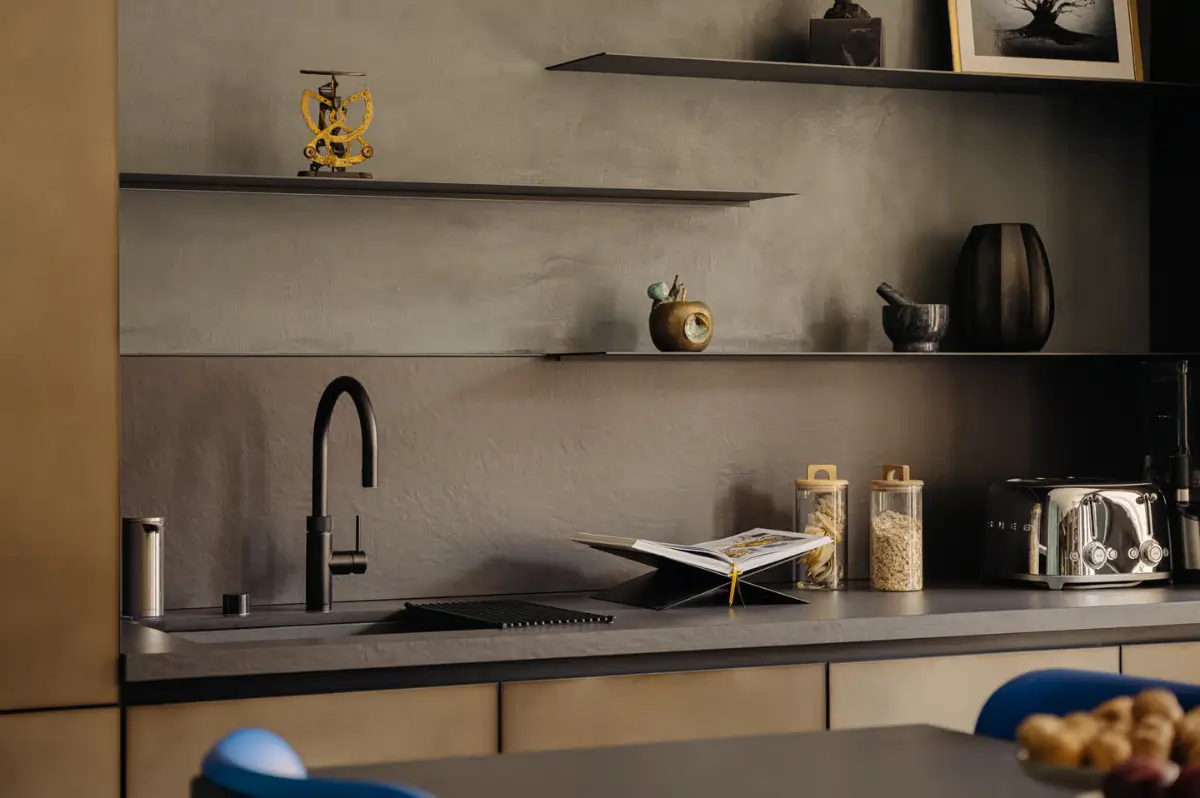 A Luxurious Apartment in an Exclusive Amsterdam Location 7 luxurious-apartment-amsterdam16