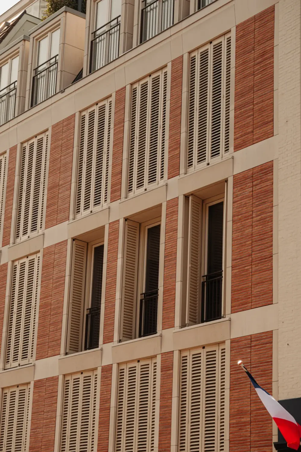 A Luxurious Apartment in an Exclusive Amsterdam Location 27 luxurious-apartment-amsterdam26