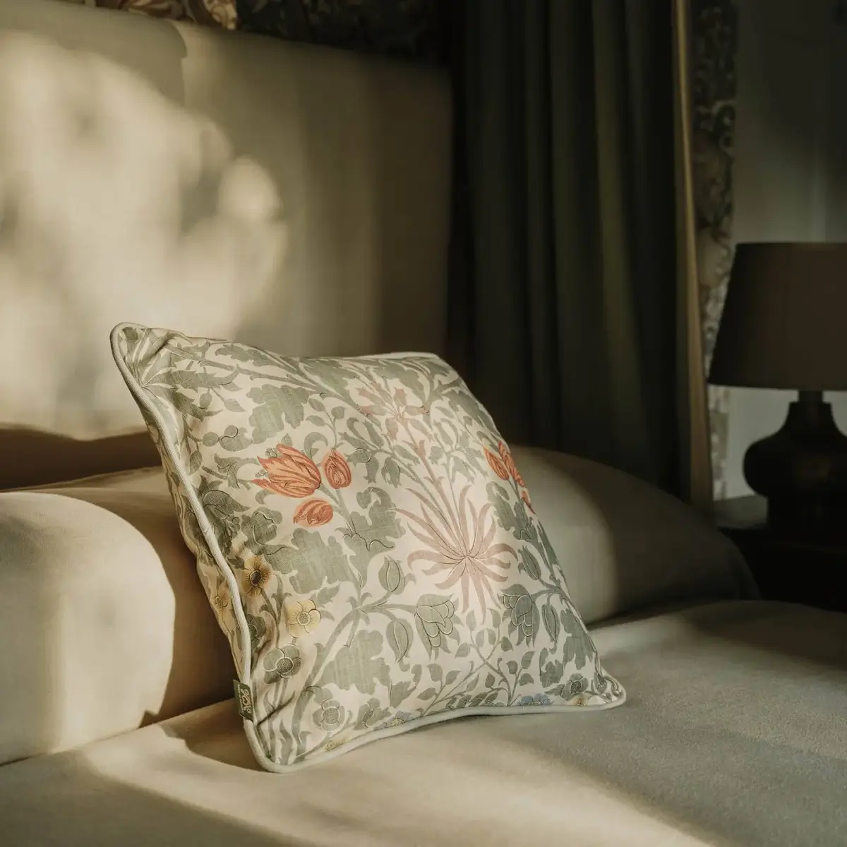 House of Hackney Autumn/Winter Collection Is Inspired by William Morris 30 nordroom-house-of-hackney-autum-winter25-collection-cushion_hyacinth_phlox