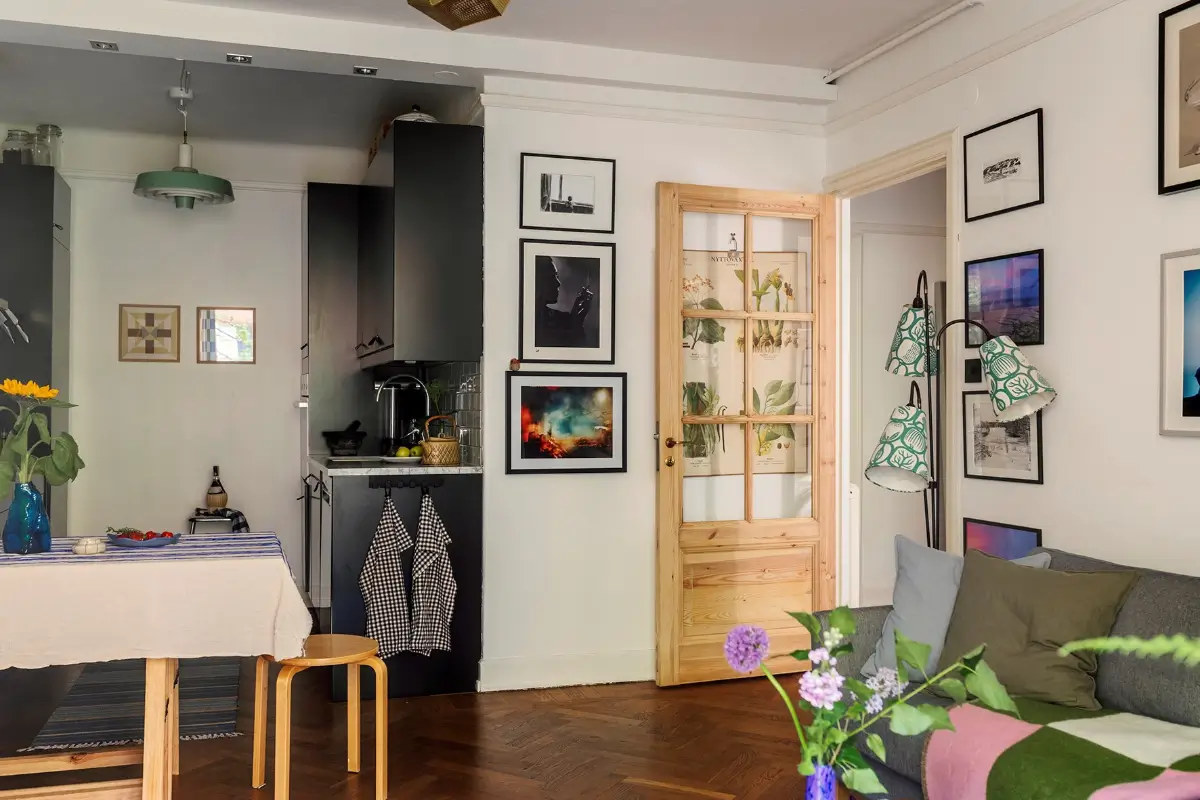 A Charming Swedish Courtyard Apartment Filled with Art 8 c