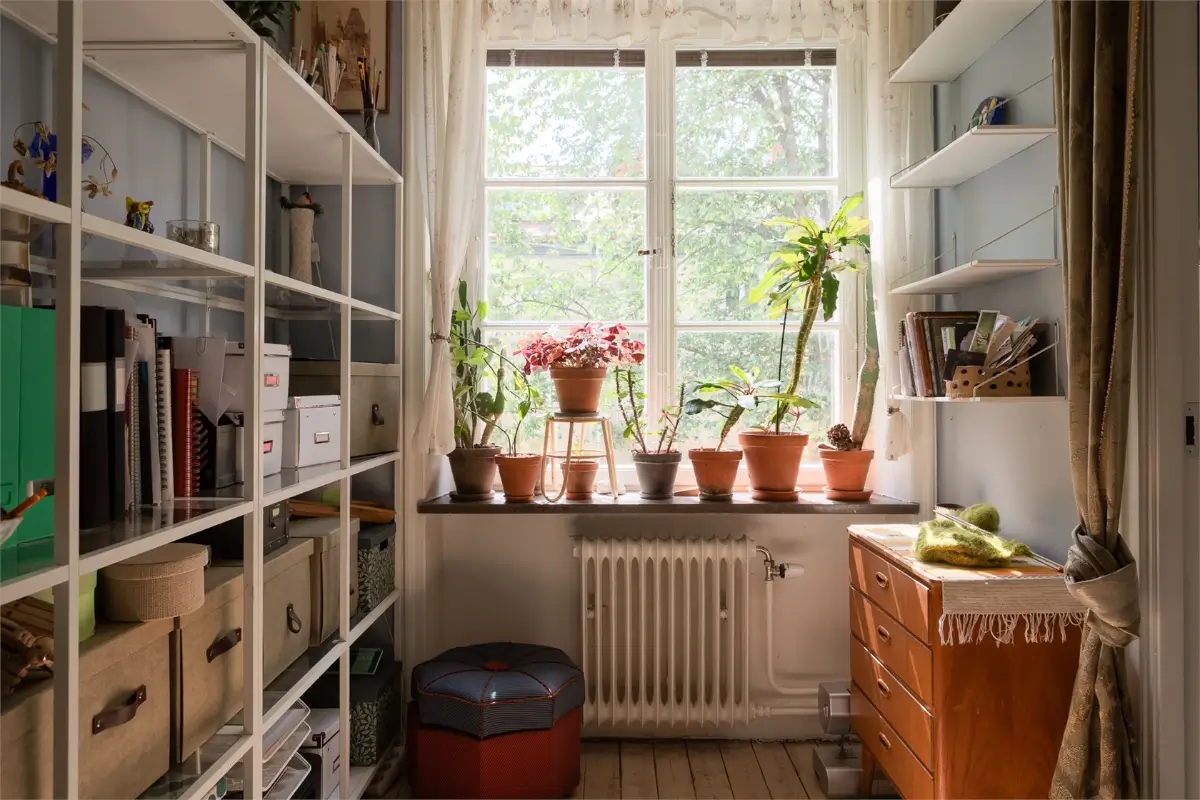 Plants and Antiques in a Spacious Stockholm Apartment 20 plant-filled swedish apartment11