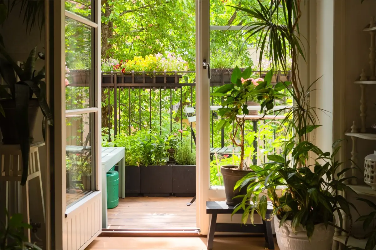 Plants and Antiques in a Spacious Stockholm Apartment 5 plant-filled swedish apartment23