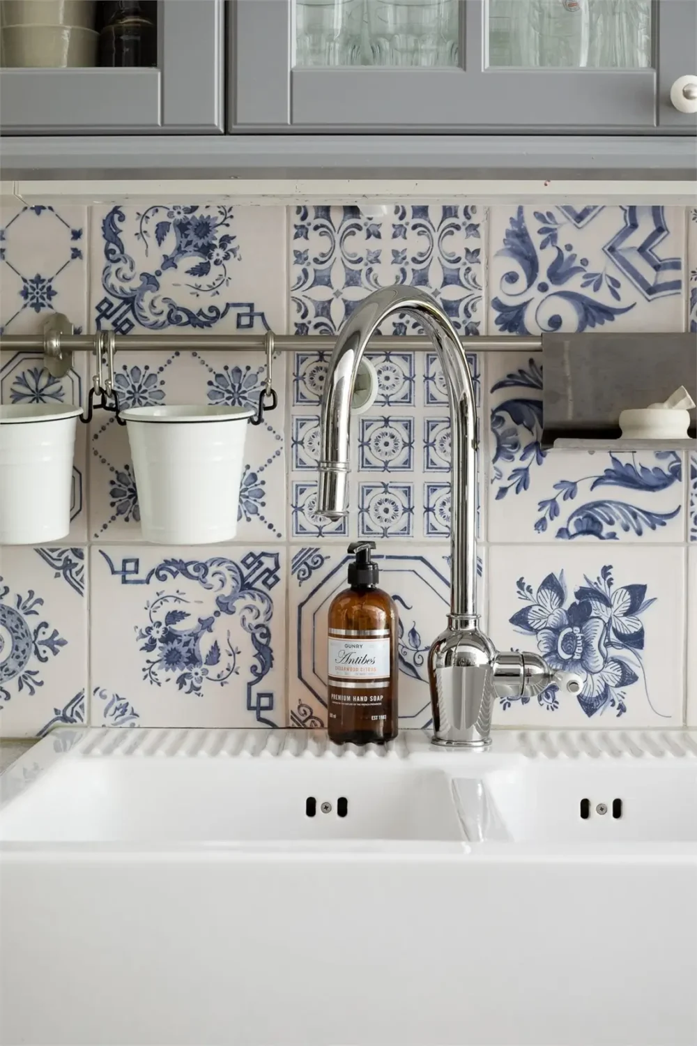 Plants and Antiques in a Spacious Stockholm Apartment 18 plant-filled swedish apartment7