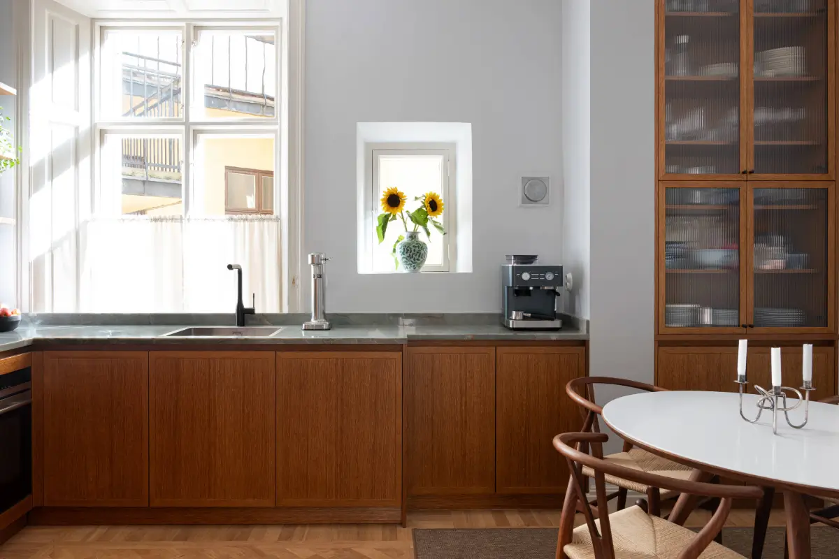 A Luxurious Family Apartment with a Dramatic Black Bathroom 11 scandinavian kitchen