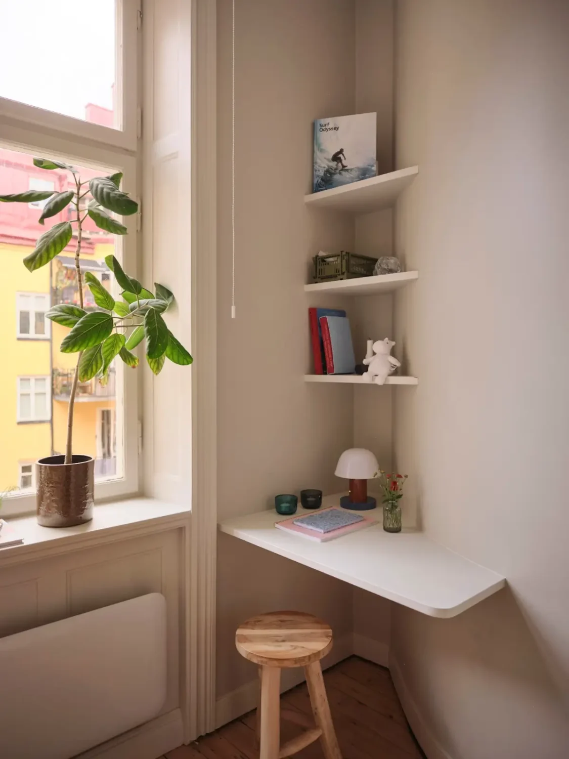 A Serene, Light-Colored Scandinavian Apartment 21 serene-light-scandinavian-apartment-nordroom13