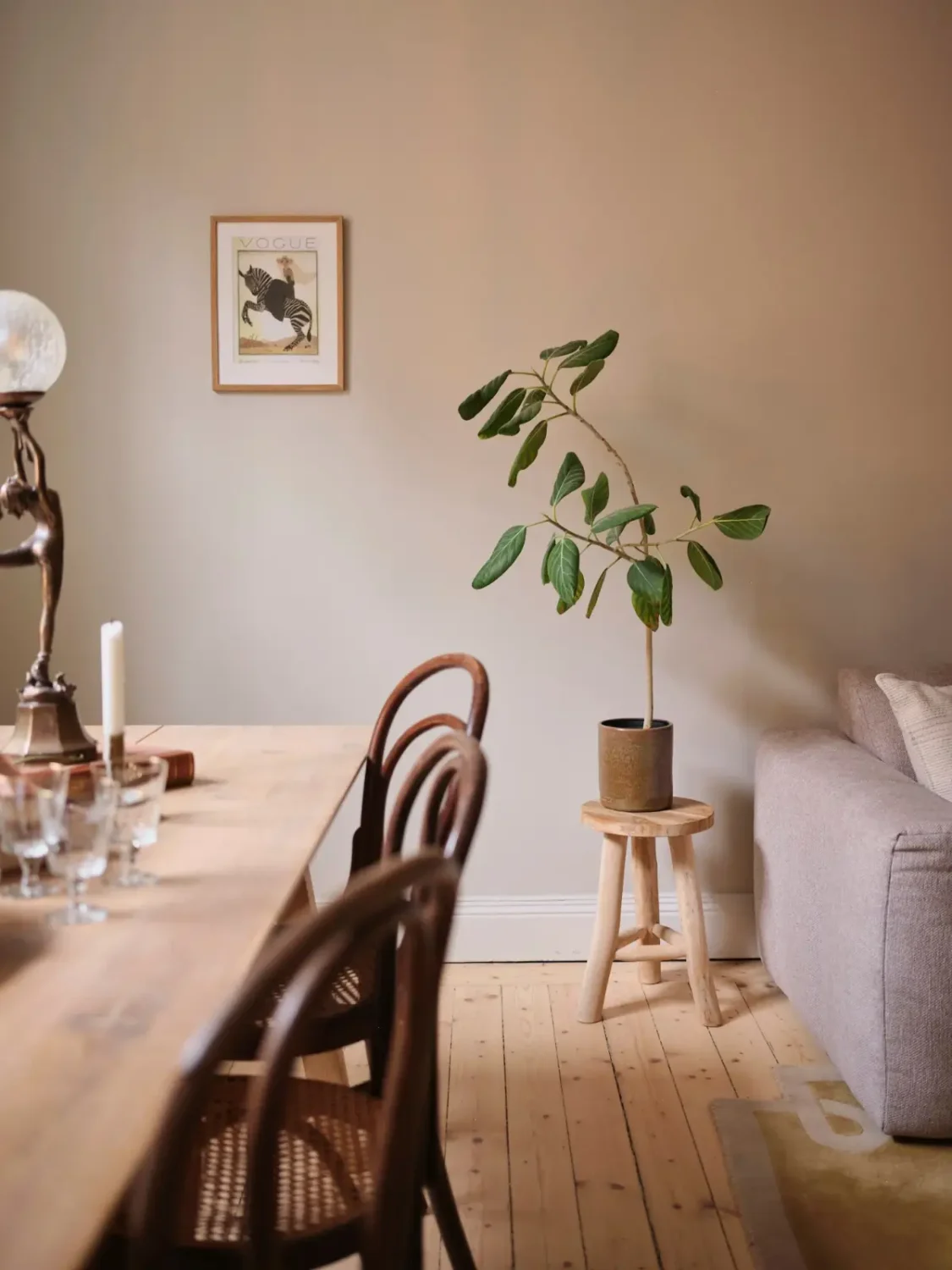 A Serene, Light-Colored Scandinavian Apartment 8 serene-light-scandinavian-apartment-nordroom22